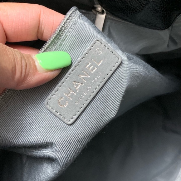 Chanel caviar glazed hobo - Picture 4 of 8